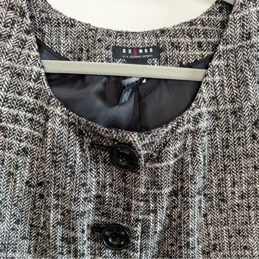 Women's Tweed Peplum Jacket - Picture 3 of 3